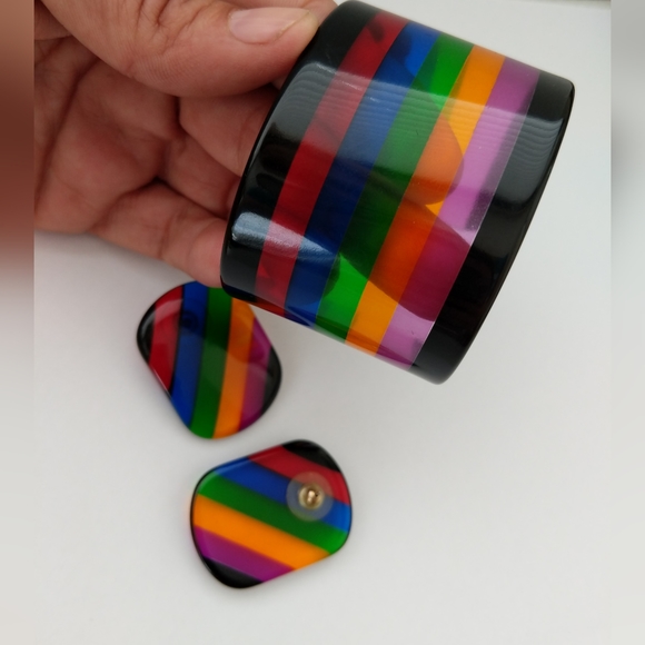 80's Vintage Transparent Rainbow Cuff & Earring set - Picture 3 of 16